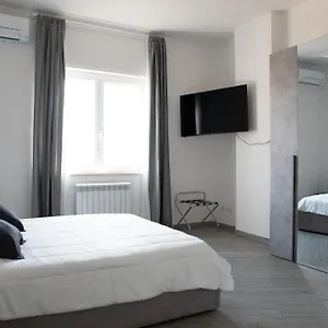 Monteleone ,12 Naples