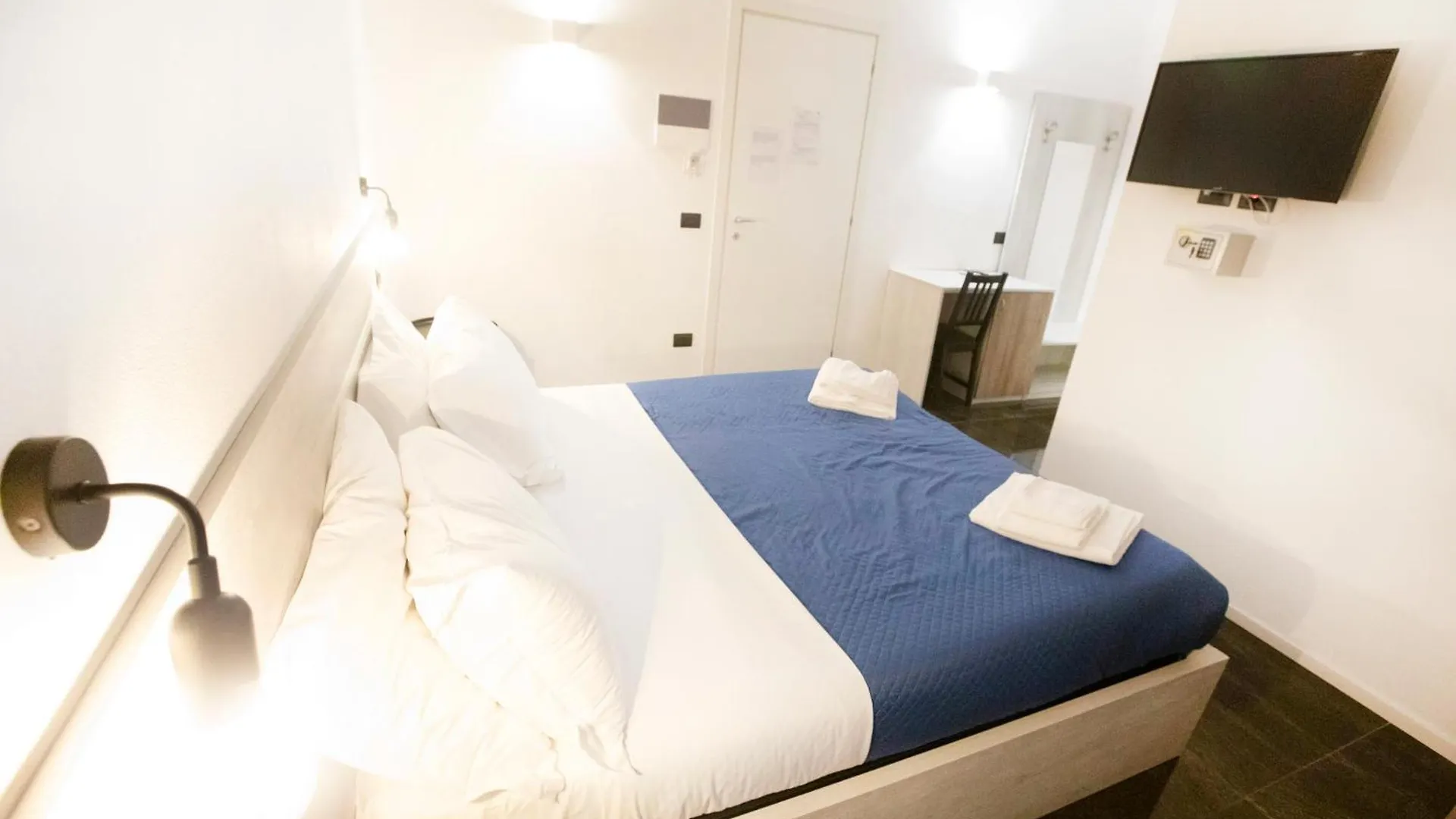 نابولي Hall Inn B&B In Chiostro فندق مبيت وإفطار
